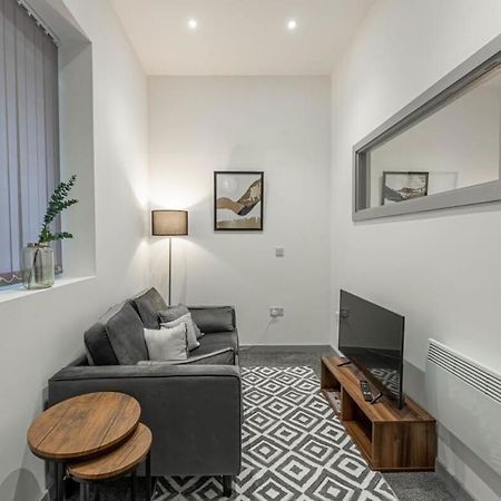 Modern 1 Bedroom Apartment in Dudley Brierley Hill Buitenkant foto