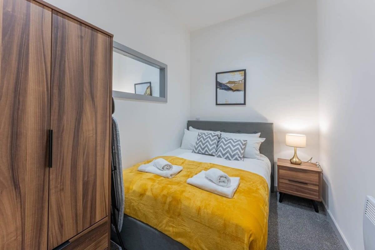 Modern 1 Bedroom Apartment in Dudley Brierley Hill Buitenkant foto