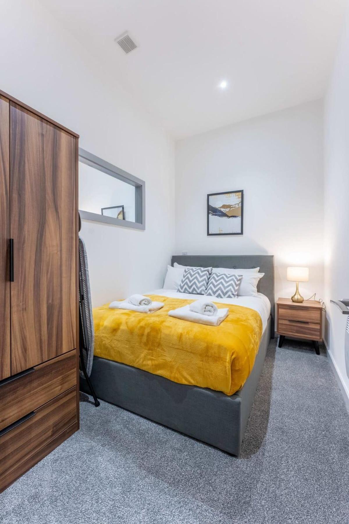 Modern 1 Bedroom Apartment in Dudley Brierley Hill Buitenkant foto